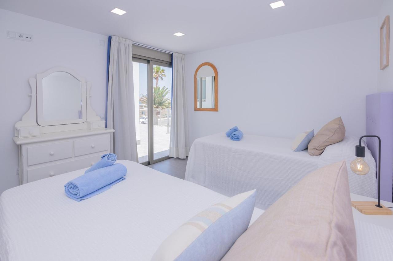 Apartment Holiday 2 Beachfront Corralejo By Holidays Home Bagian luar foto
